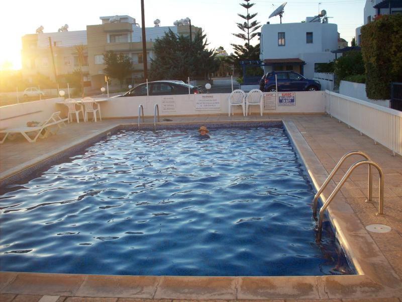 Central Gem - 10 Min Walk To The Sea, Harbor And Mall Apartment Paphos Exterior photo