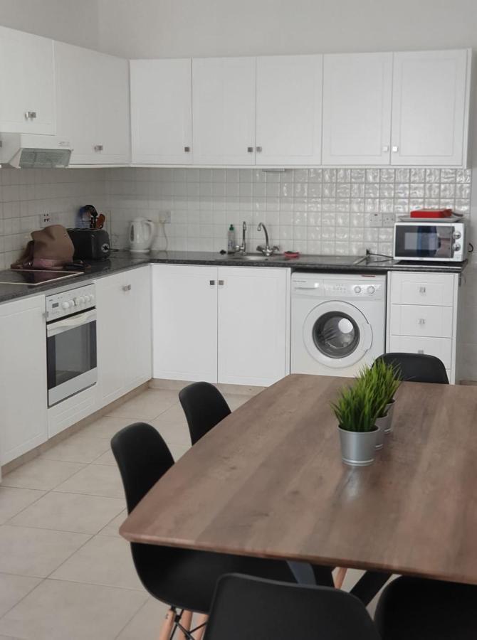 Central Gem - 10 Min Walk To The Sea, Harbor And Mall Apartment Paphos Exterior photo