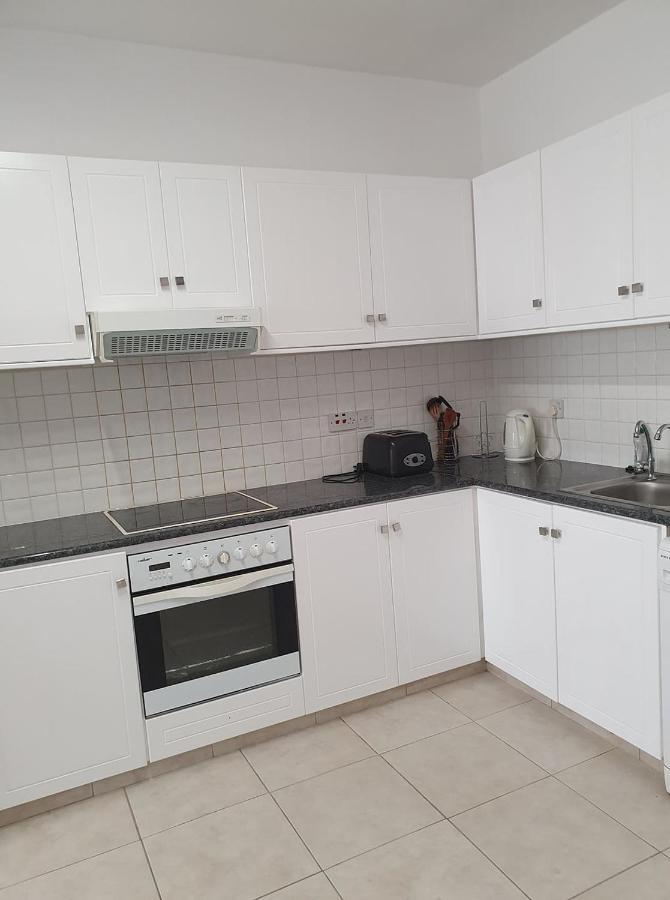 Central Gem - 10 Min Walk To The Sea, Harbor And Mall Apartment Paphos Exterior photo