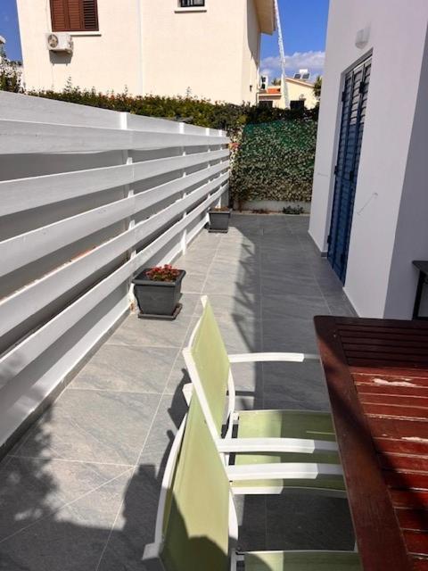 Central Gem - 10 Min Walk To The Sea, Harbor And Mall Apartment Paphos Exterior photo
